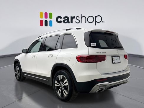 Used 2025 Mercedes-Benz GLB 250 GLB 250 4WD image 3