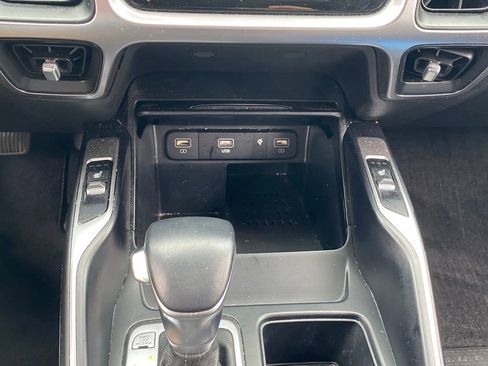 Used 2023 Kia Sorento S w/ Panoramic Sunroof Package FWD image 24