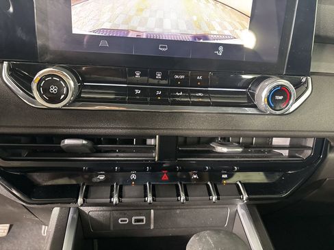 Used 2025 Chevrolet Colorado W/T w/ Advanced Trailering Package image 15