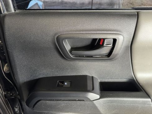 Used 2021 Toyota Tacoma SR w/ SR Convenience Package image 31