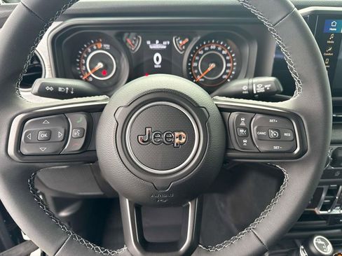 New 2025 Jeep Gladiator Sport image 15