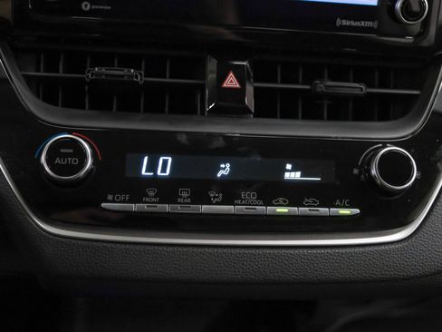 Used 2022 Toyota Corolla LE image 24