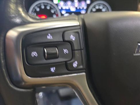 Used 2021 Chevrolet Suburban Premier w/ Premium Package AWD/4WD image 17