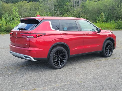 Used 2023 Mitsubishi Outlander SE AWD/4WD image 5