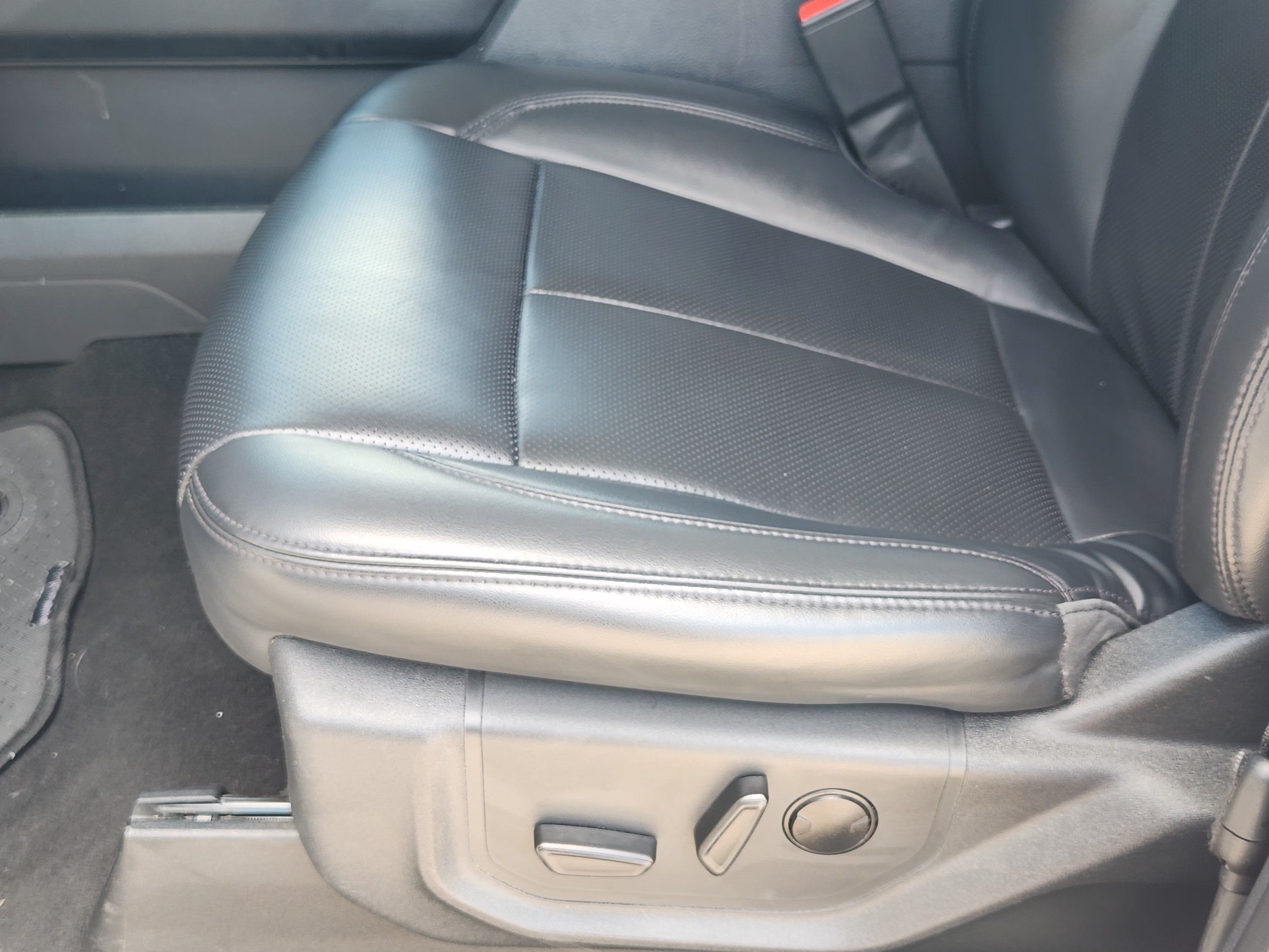 Used 2024 Ford Expedition Max XLT RWD image 24