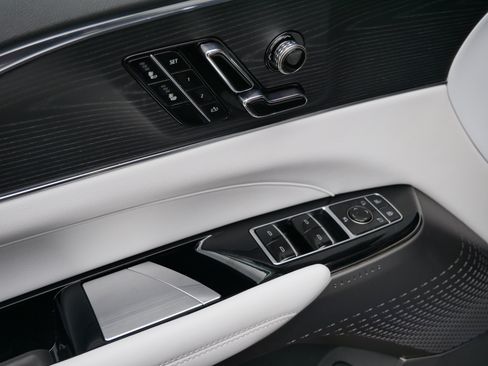 Certified 2024 Cadillac Lyriq Sport w/ LPO, Floor Liner Package AWD/4WD image 9