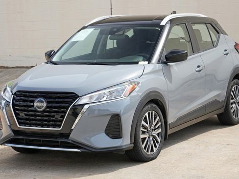 Used 2023 Nissan Kicks SV FWD image 40