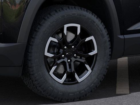 New 2025 Chevrolet Equinox ACTIV image 9