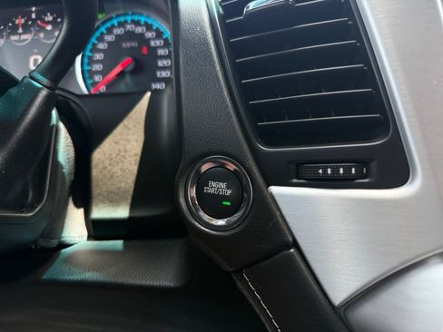 Used 2019 GMC Yukon SLT w/ Graphite Performance Edition AWD/4WD image 28