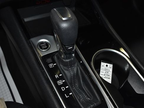 Used 2024 Nissan Altima 2.5 SV FWD image 16