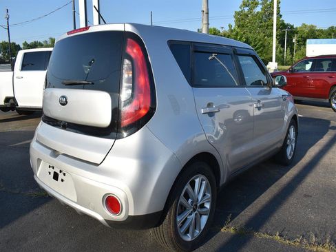 Used 2018 Kia Soul + image 7