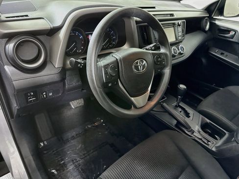 Used 2017 Toyota RAV4 LE FWD image 22