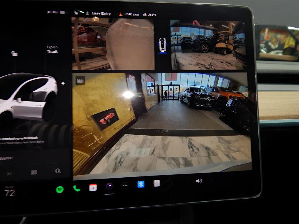 Used 2023 Tesla Model Y Long Range AWD/4WD image 18
