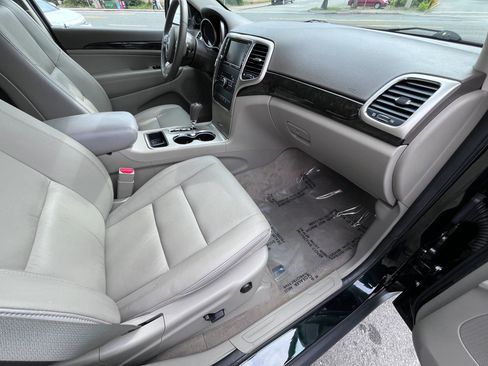 Used 2013 Jeep Grand Cherokee Laredo RWD image 11