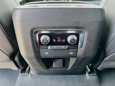Used 2023 GMC Yukon SLT RWD image 31