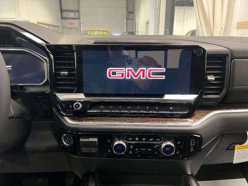 New 2026 GMC Sierra 1500 Elevation w/ Elevation Premium Package AWD/4WD image 12