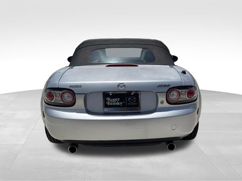 Used 2006 MAZDA MX-5 Miata Touring RWD image 6