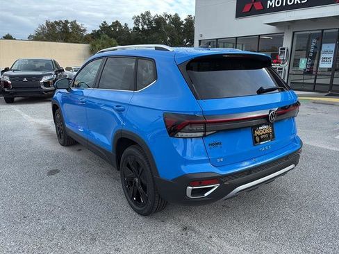 New 2026 Volkswagen Taos SE image 4