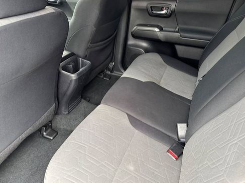 Used 2020 Toyota Tacoma TRD Off-Road w/ Technology Package RWD image 5