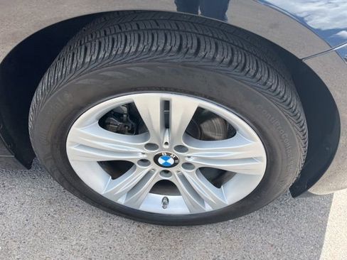 Used 2017 BMW 330i xDrive Sedan AWD/4WD image 15