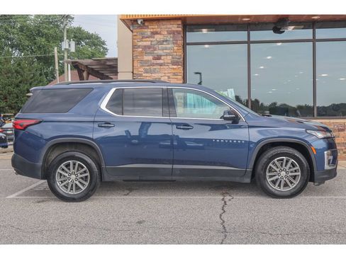 Used 2023 Chevrolet Traverse LT AWD/4WD image 2