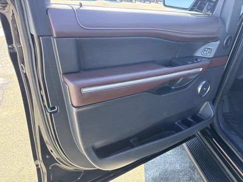 Used 2024 Ford Expedition Max Limited image 19