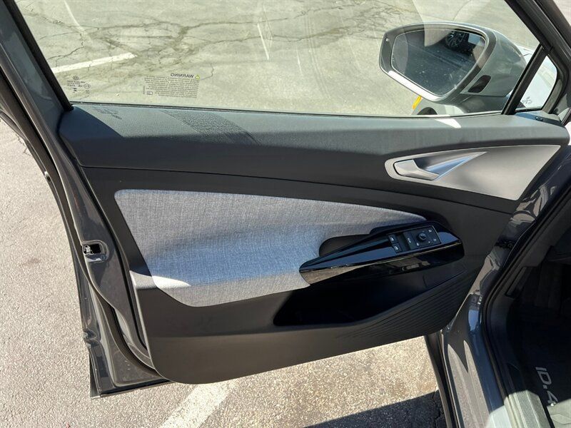 Used 2024 Volkswagen ID.4 Pro AWD/4WD image 18
