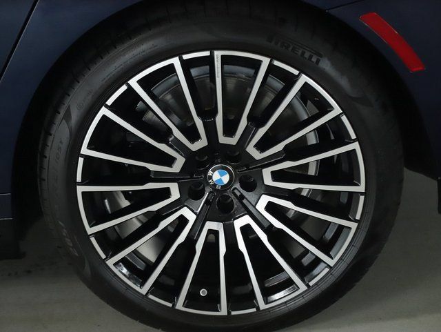 Used 2026 BMW 740i xDrive AWD/4WD image 44