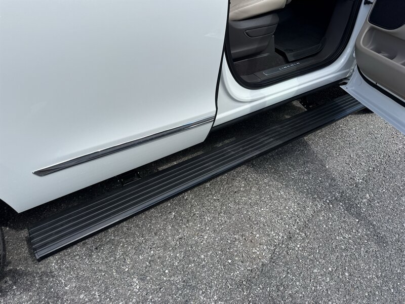 Used 2024 Lincoln Navigator Reserve AWD/4WD image 41