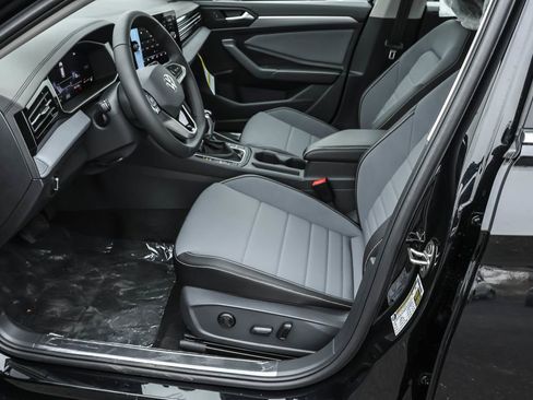 New 2026 Volkswagen Jetta SE FWD image 24