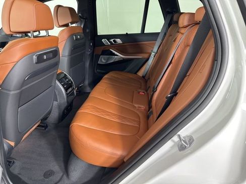 Used 2025 BMW X5 M60i image 18