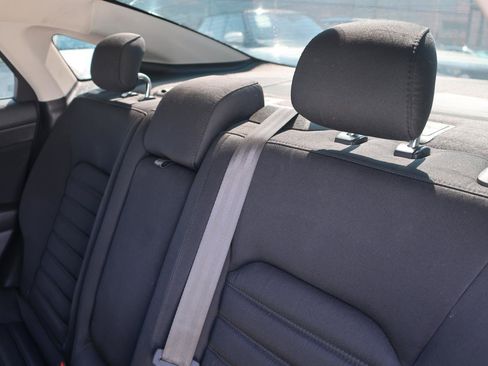 Used 2016 Ford Fusion SE image 20