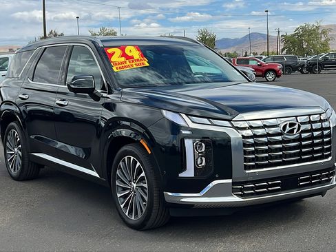 Used 2024 Hyundai Palisade Calligraphy image 3