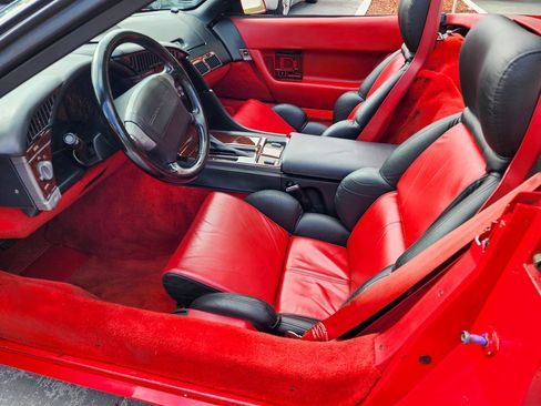 Used 1990 Chevrolet Corvette Convertible RWD image 19