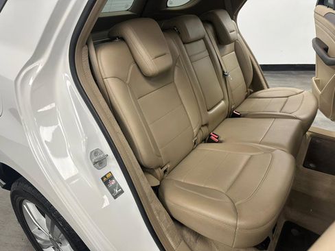 Used 2015 Mercedes-Benz ML 350 4MATIC image 37