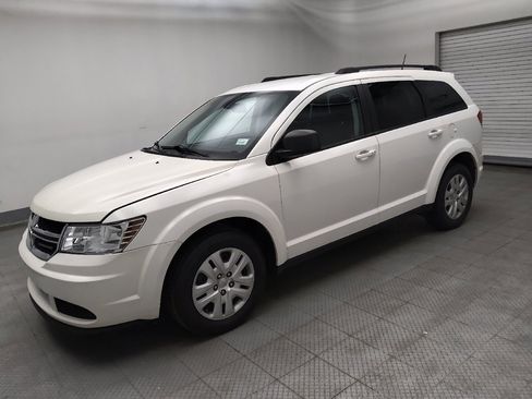 Used 2020 Dodge Journey SE w/ SE Popular Equipment Group image 2