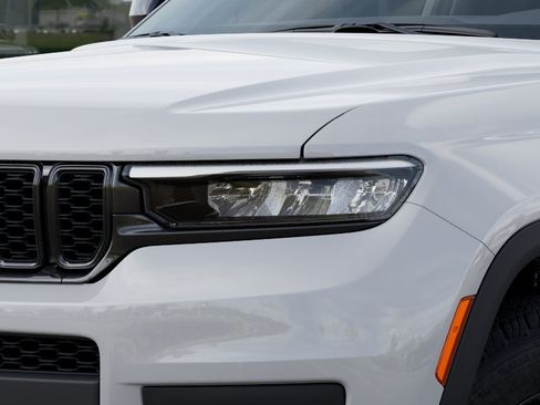 New 2025 Jeep Grand Cherokee L Laredo AWD/4WD image 31