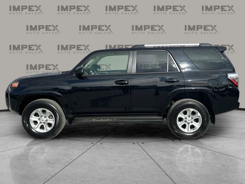 Used 2024 Toyota 4Runner SR5 image 2