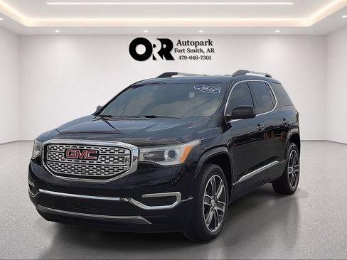 Used 2018 GMC Acadia Denali w/ Technology Package FWD image 2