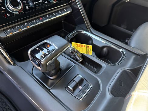 Used 2024 GMC Sierra 1500 AT4X image 17