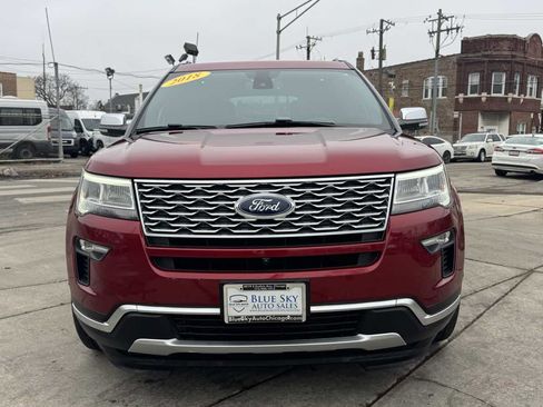 Used 2018 Ford Explorer Platinum image 2