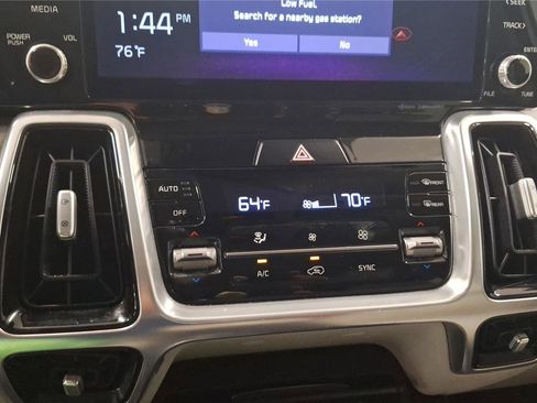 Used 2021 Kia Sorento SX AWD/4WD image 18