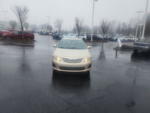 Used 2013 Toyota Corolla S image 2