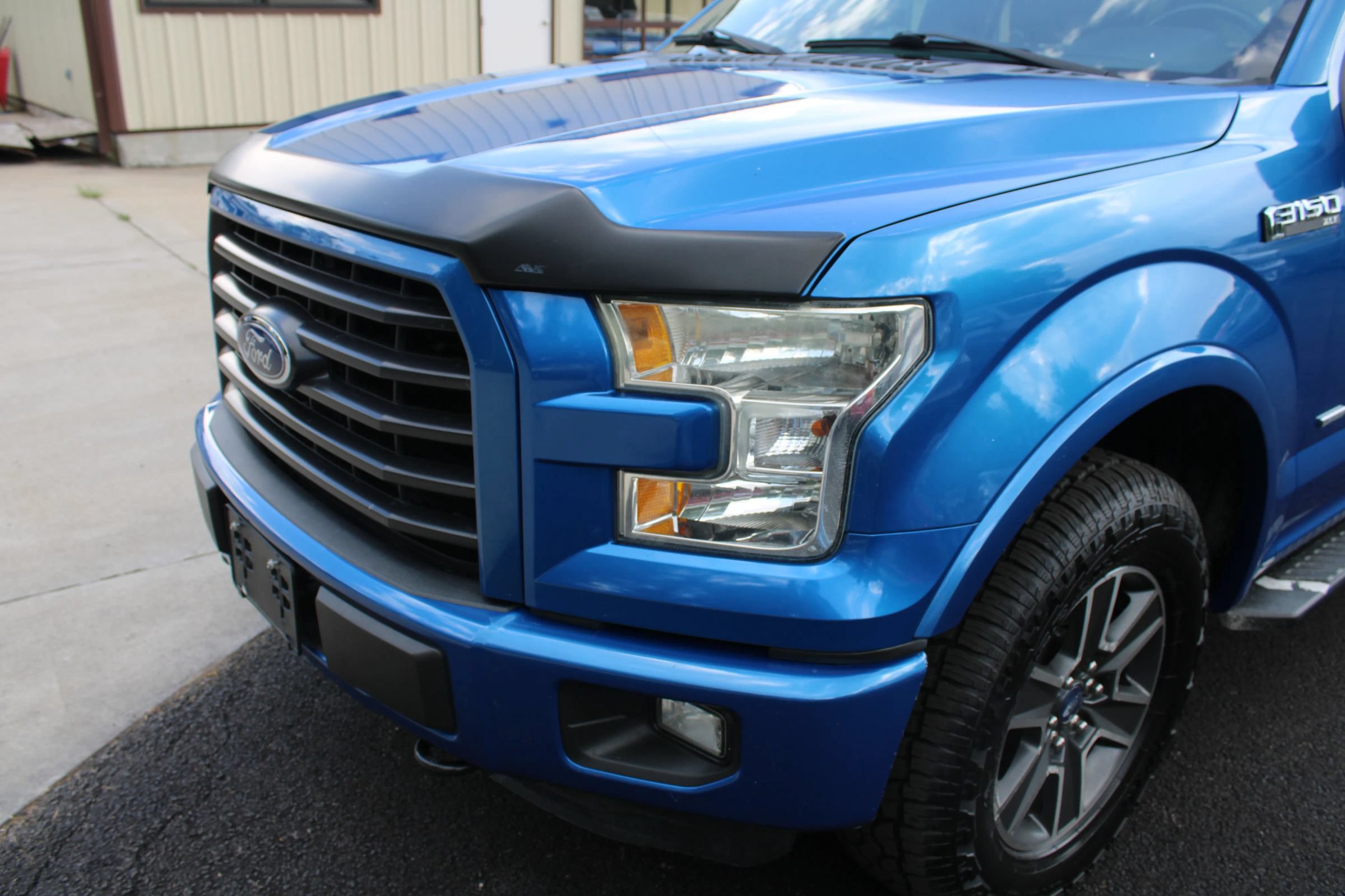 Used 2015 Ford F150 XLT w/ Equipment Group 302A Luxury AWD/4WD image 3