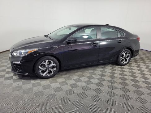 Used 2021 Kia Forte LXS FWD image 2