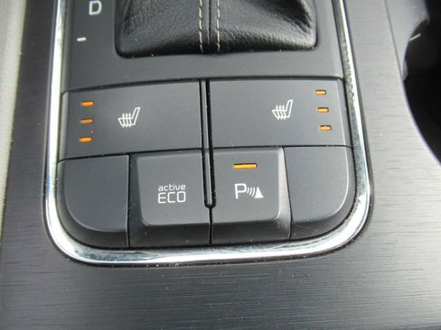 Used 2018 Kia Sedona LX w/ LX Essentials Premium Package image 35