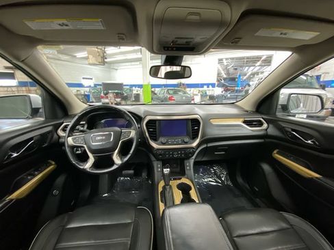 Used 2018 GMC Acadia Denali w/ Technology Package AWD/4WD image 29