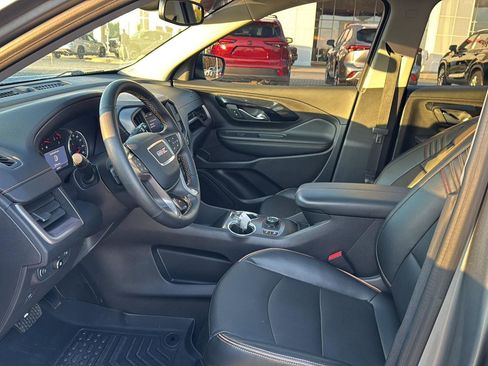 Used 2024 GMC Terrain AT4 image 9