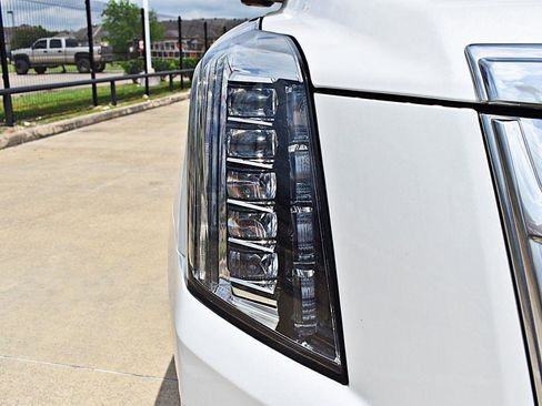 Used 2020 Cadillac Escalade Luxury RWD image 55