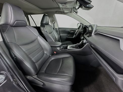 Used 2023 Toyota RAV4 XLE Premium AWD/4WD image 27
